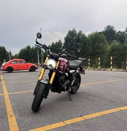 TRIUMPH SPEED 400 
